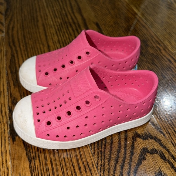 Native Kids Pink Slip-On Shoes 7C - Picture 3 of 6